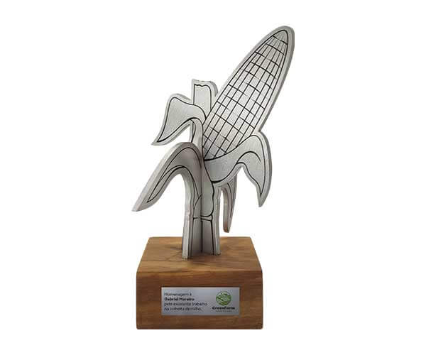 Troféu de encaixe em formato de milho para agronegócio