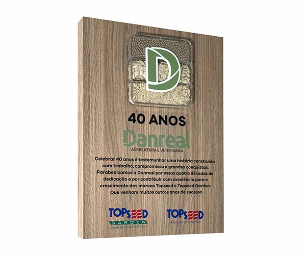 Placa com sementes encapsuladas de abóbora, alface e pepino