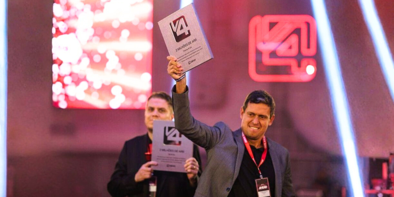 Placas de homenagem como ferramenta estratégica de employer branding