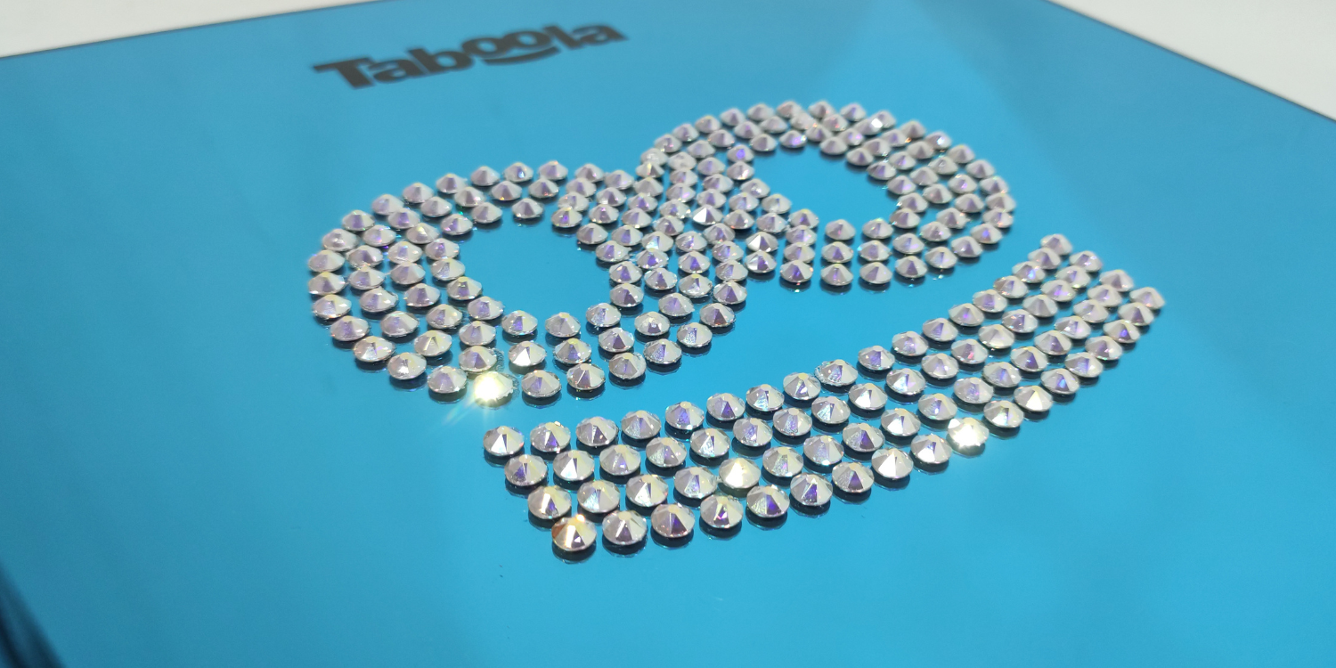 Placas de homenagem para o setor tecnológico: inovação também é valorizar pessoas